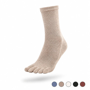 Calcetines barefoot de cinco dedos para adulto en color beige Saguaro, diseño largo y transpirable de horma anatómica que libera la presión del empeine alto en Chile.