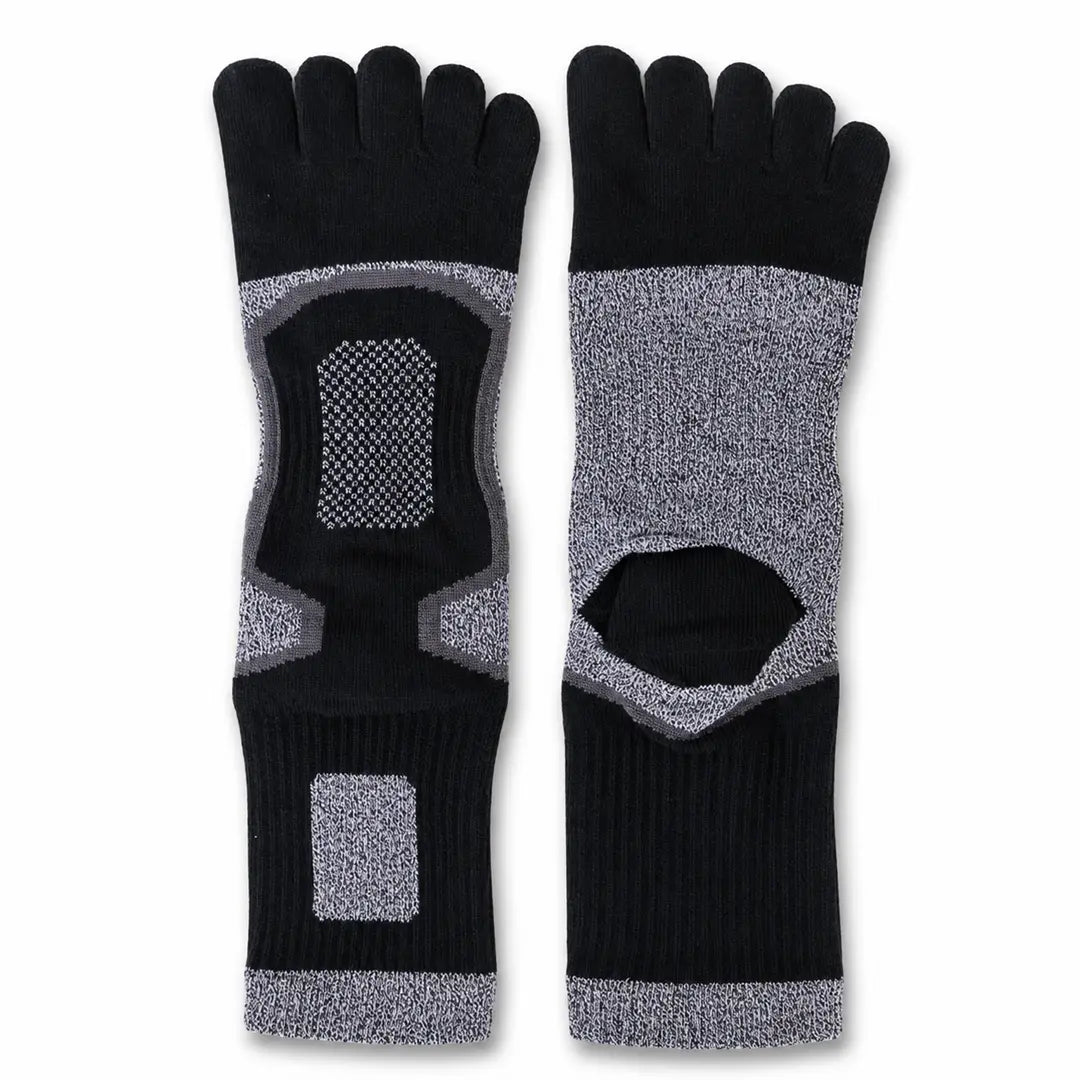 Calcetines de cinco dedos largos en color negro y gris marca Sowilo, diseño transpirable con talón reforzado antideslizante para entrenamiento.