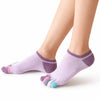 Calcetines de dedos separados para mujer en tono lila marca Sowilo, medias cortas invisibles ideales para usar con zapatillas minimalistas.