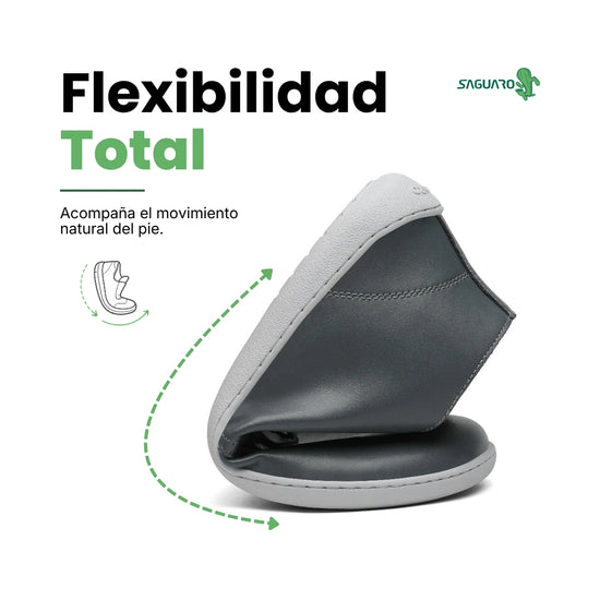 Detalle de flexibilidad extrema en calzado minimalista para un movimiento natural del pie.