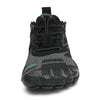 Vista frontal zapatilla deportiva negras, amplia caja de dedos y cordones rápidos.