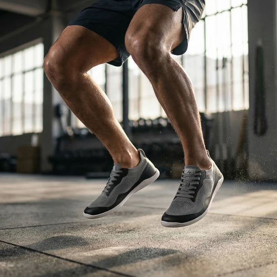 Sowilo Kenaz gris uso hombre gym — zapatilla barefoot gris hombre entrenamiento funcional Chile