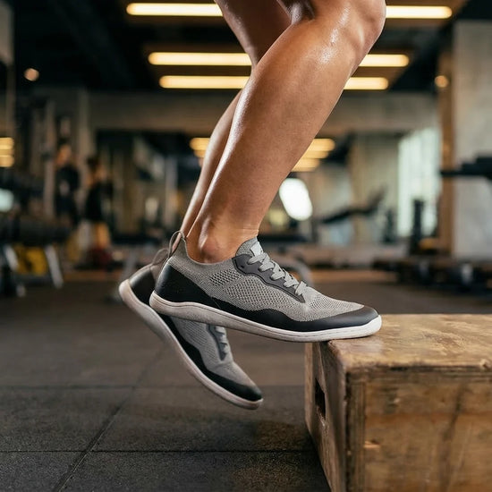 Sowilo Kenaz gris uso mujer gym — zapatilla barefoot gris mujer entrenamiento gym Chile