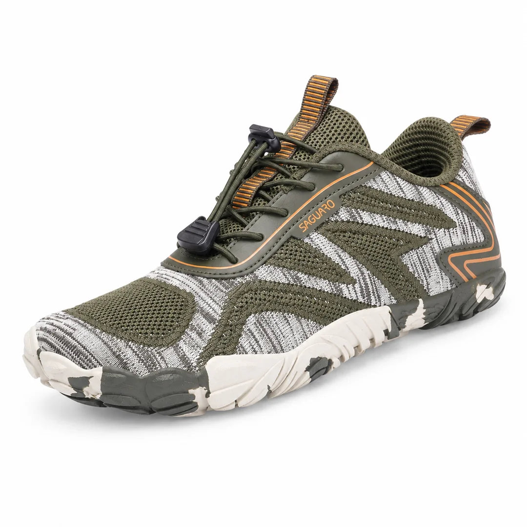 Zapatilla minimalista Saguaro Active verde, con suela flexible y puntera ancha. 
