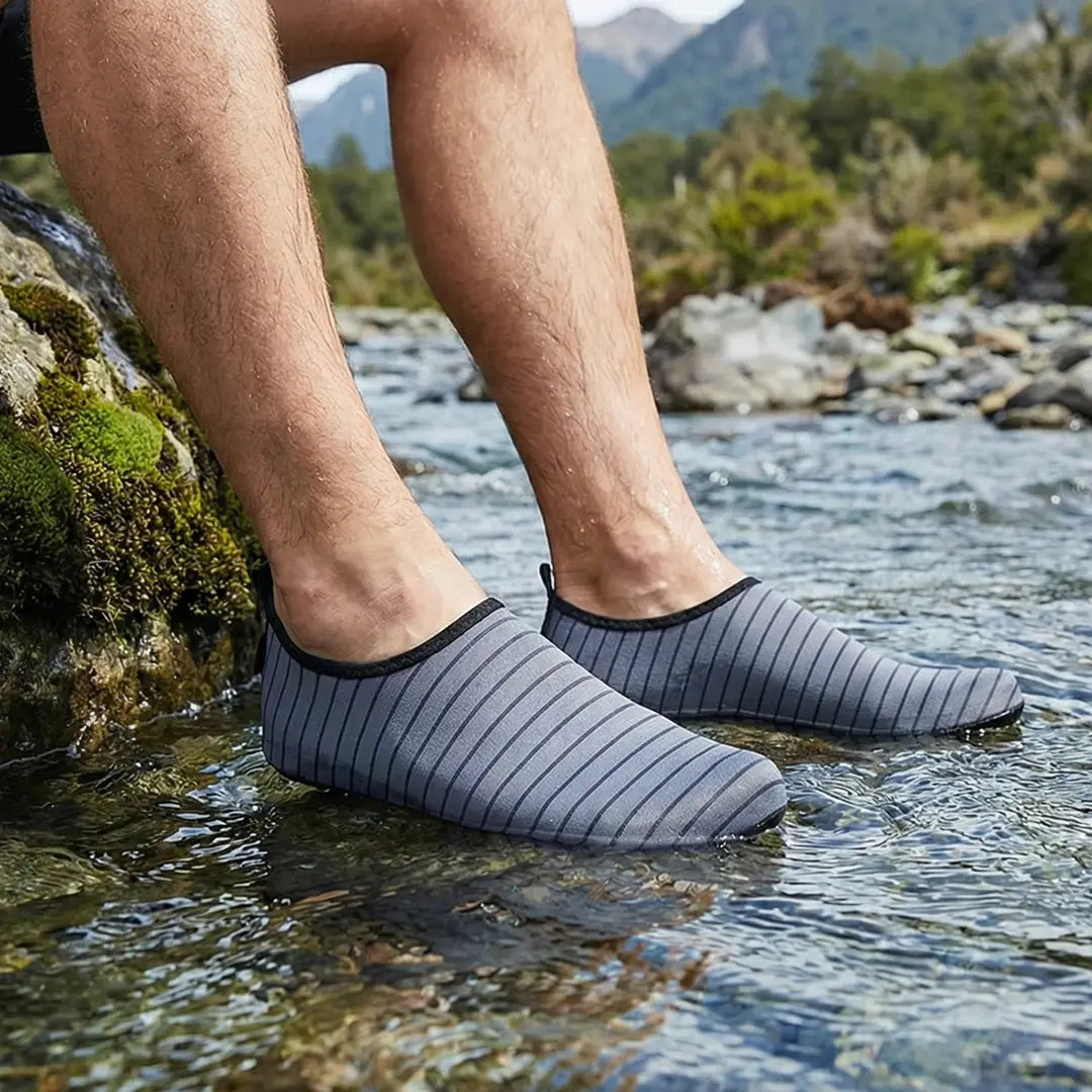 Zapatillas anfibias respetuosas Saguaro Touch IV en oferta, el mejor calzado para transitar del agua a la tierra con comodidad.
