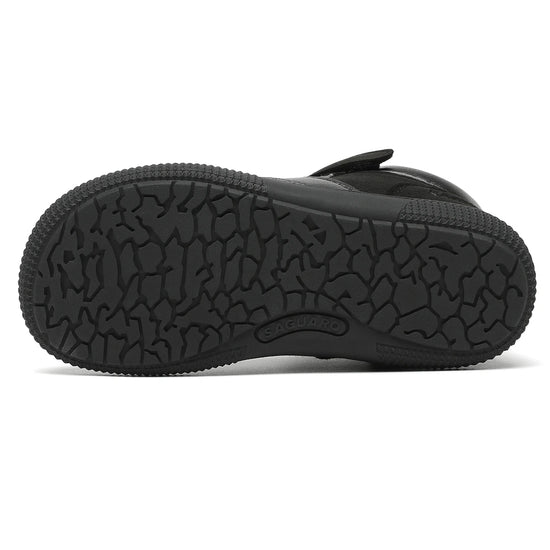 Suela de caucho flexible para zapatillas anchas infantiles con máximo agarre.